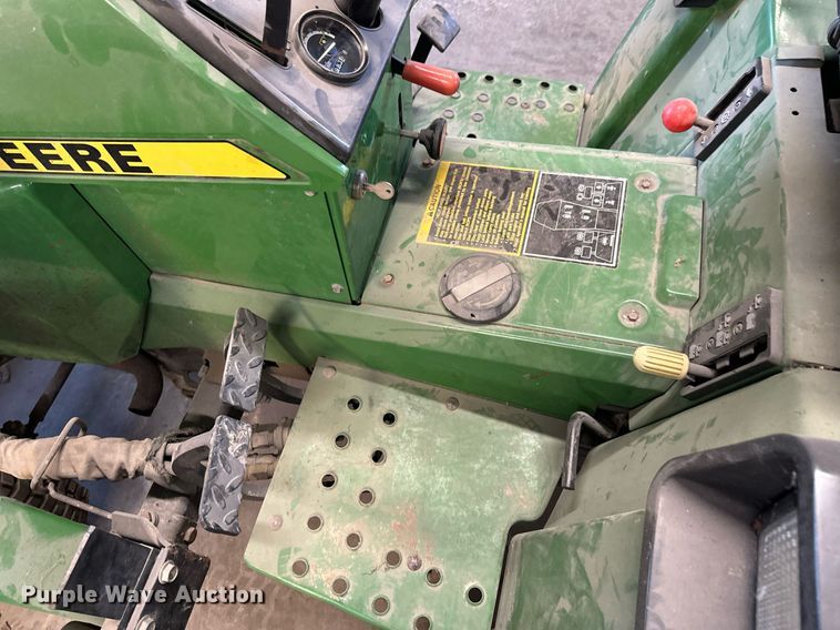 image for item DX1391 1994 John Deere 855 tractor