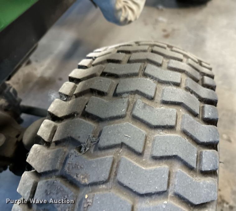 image for item DX1391 1994 John Deere 855 tractor