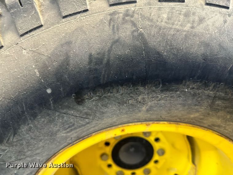 image for item DX1391 1994 John Deere 855 tractor