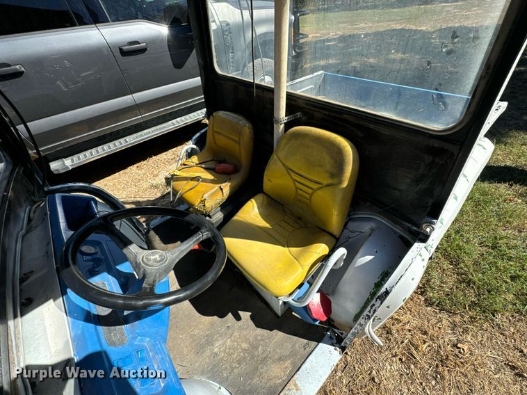 image for item DX1397 2001 John Deere Gator utility vehicle