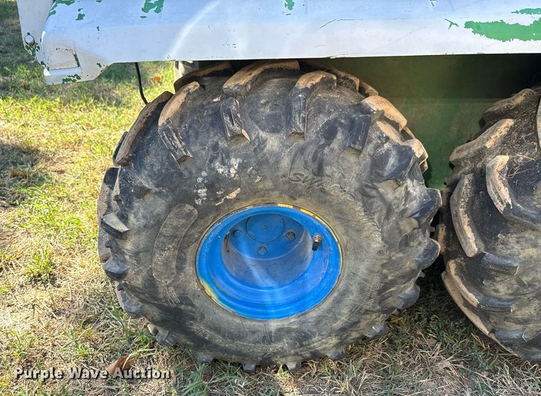 image for item DX1397 2001 John Deere Gator utility vehicle