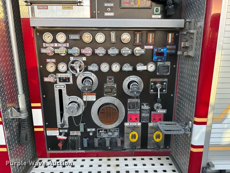 image for item DX1448 2005 HME 1872 pumper fire truck