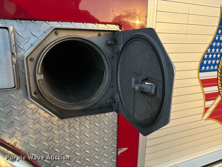 image for item DX1448 2005 HME 1872 pumper fire truck