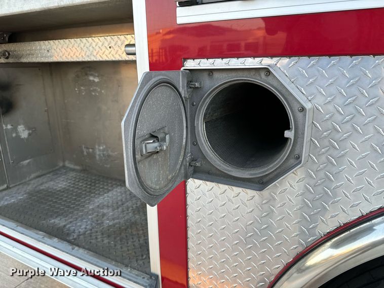 image for item DX1448 2005 HME 1872 pumper fire truck