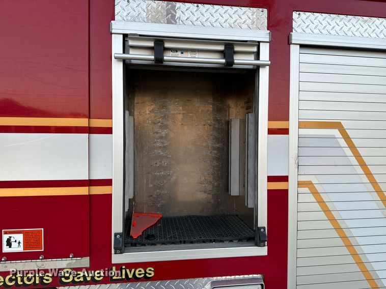 image for item DX1448 2005 HME 1872 pumper fire truck