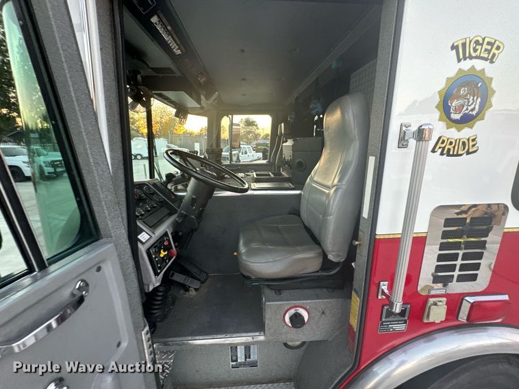 image for item DX1448 2005 HME 1872 pumper fire truck