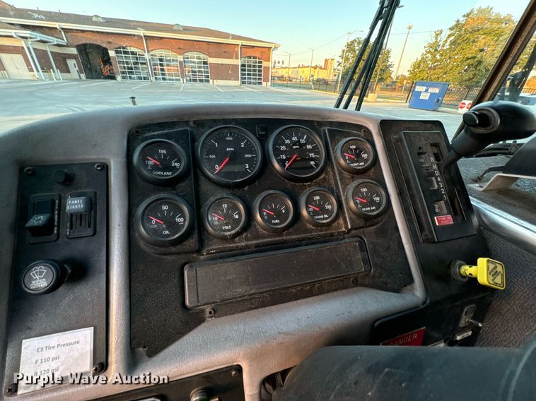 image for item DX1448 2005 HME 1872 pumper fire truck