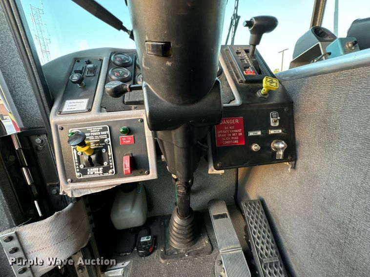 image for item DX1448 2005 HME 1872 pumper fire truck