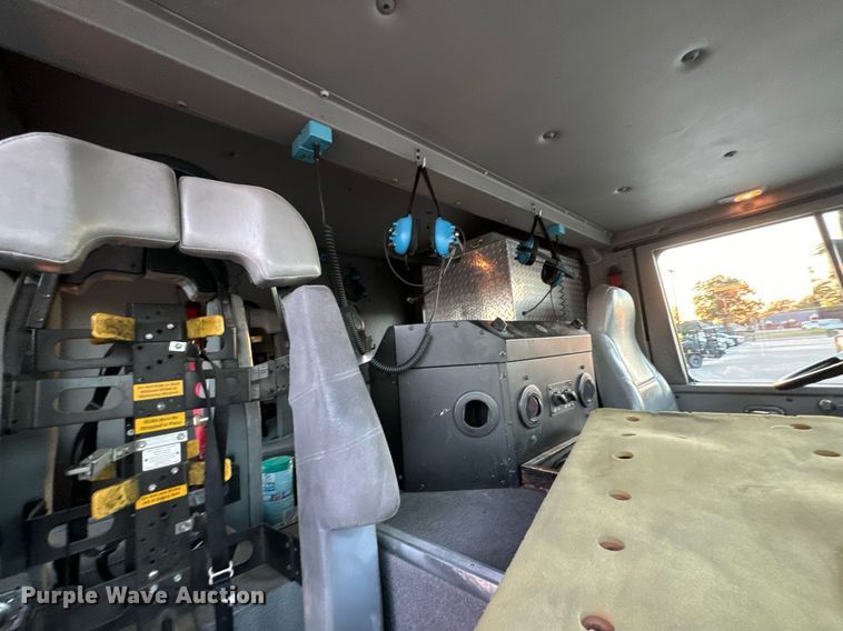 image for item DX1448 2005 HME 1872 pumper fire truck