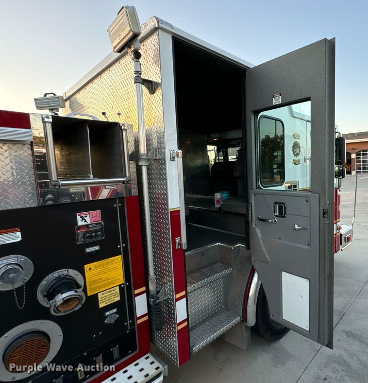 image for item DX1448 2005 HME 1872 pumper fire truck