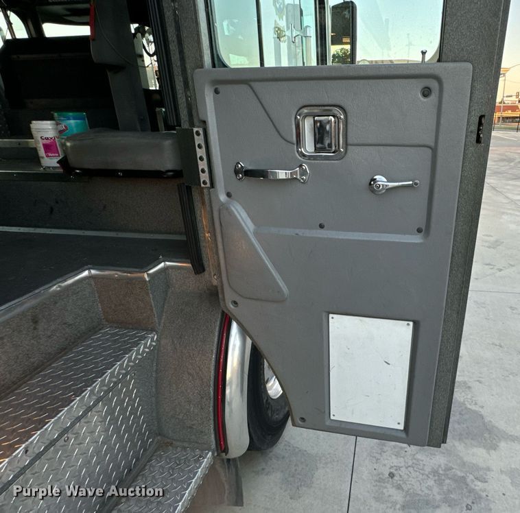 image for item DX1448 2005 HME 1872 pumper fire truck