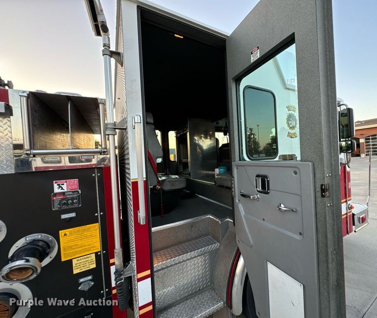 image for item DX1448 2005 HME 1872 pumper fire truck