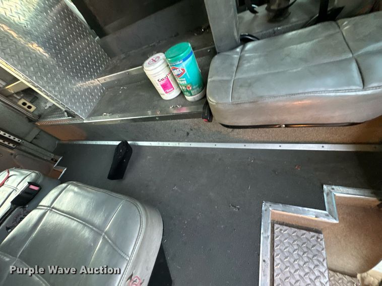 image for item DX1448 2005 HME 1872 pumper fire truck