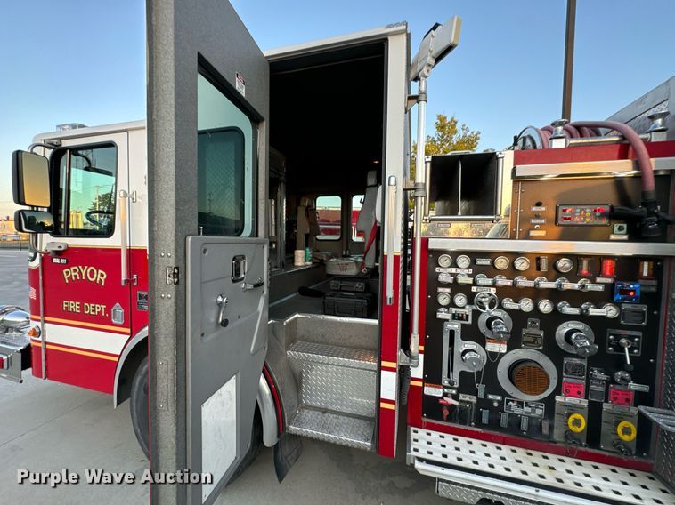 image for item DX1448 2005 HME 1872 pumper fire truck