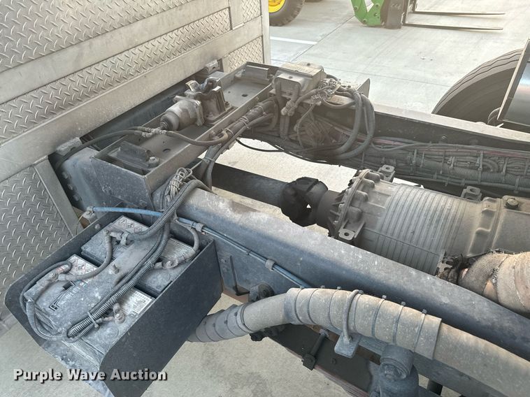 image for item DX1448 2005 HME 1872 pumper fire truck