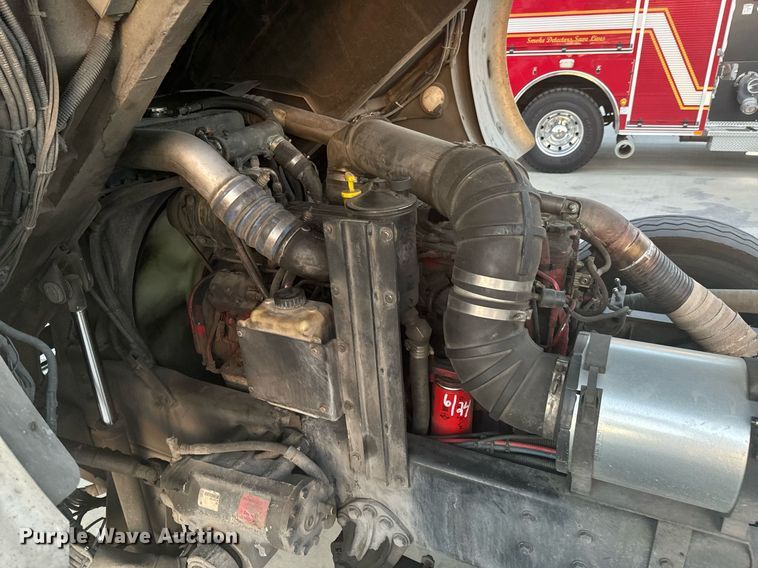 image for item DX1448 2005 HME 1872 pumper fire truck