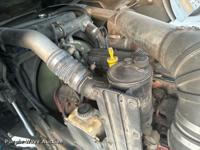 image for item DX1448 2005 HME 1872 pumper fire truck