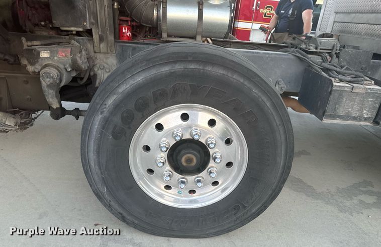 image for item DX1448 2005 HME 1872 pumper fire truck