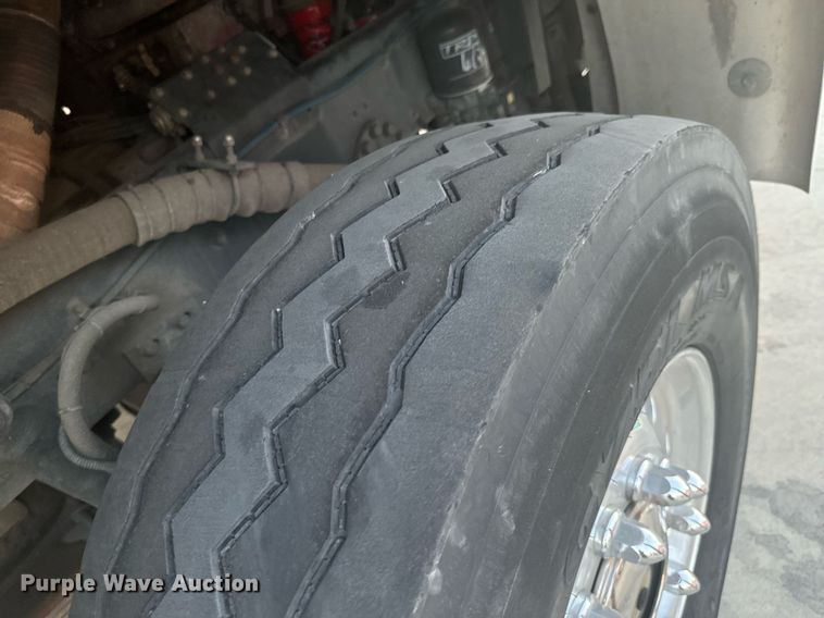 image for item DX1448 2005 HME 1872 pumper fire truck