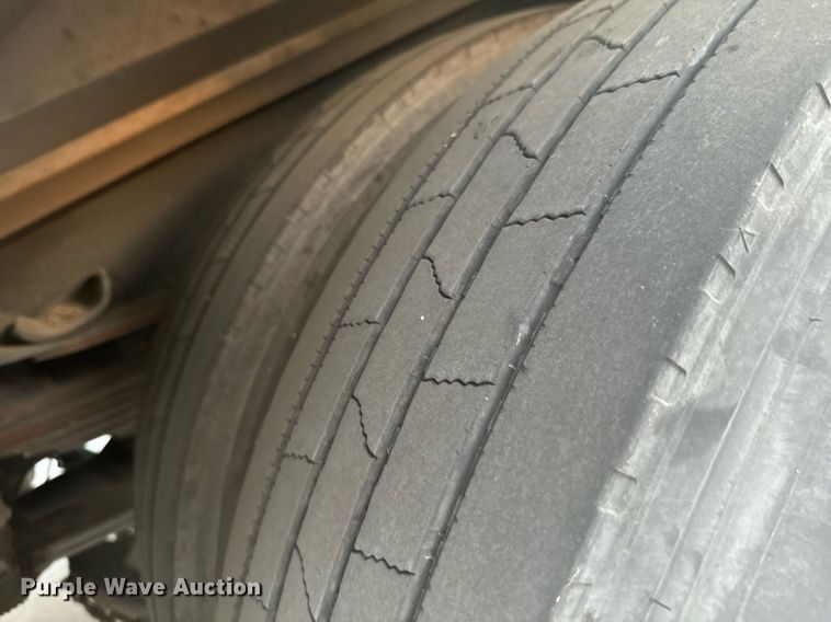 image for item DX1448 2005 HME 1872 pumper fire truck