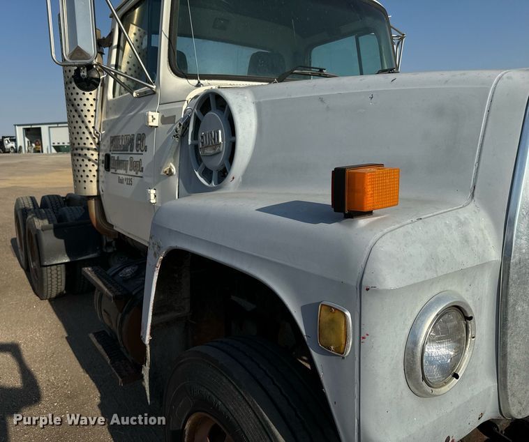 image for item DX3664 1997 Ford LT9000 semi truck