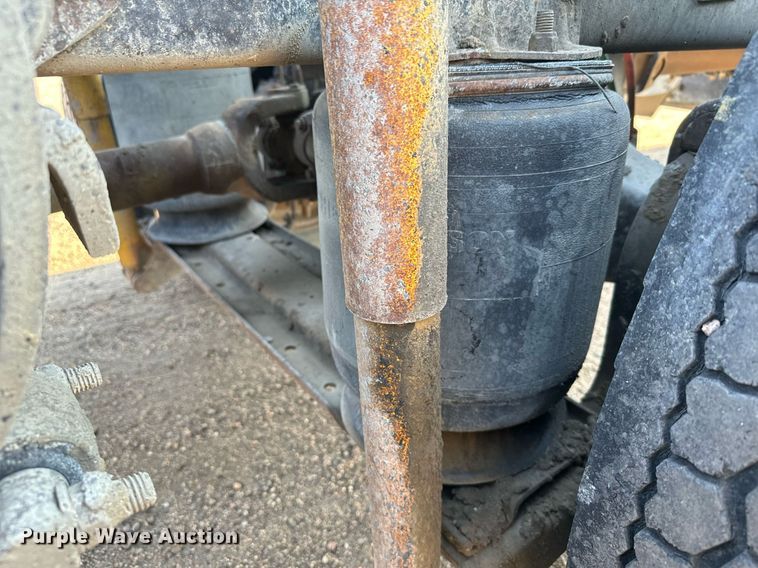 image for item DX3664 1997 Ford LT9000 semi truck