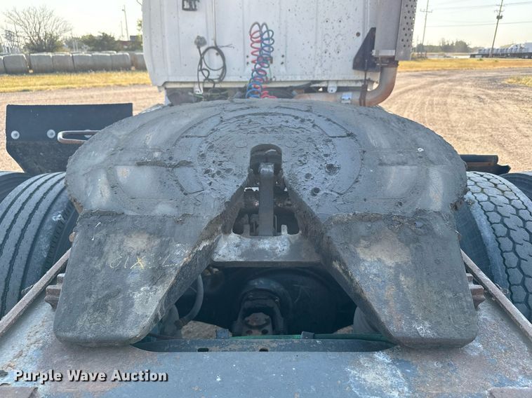 image for item DX3664 1997 Ford LT9000 semi truck