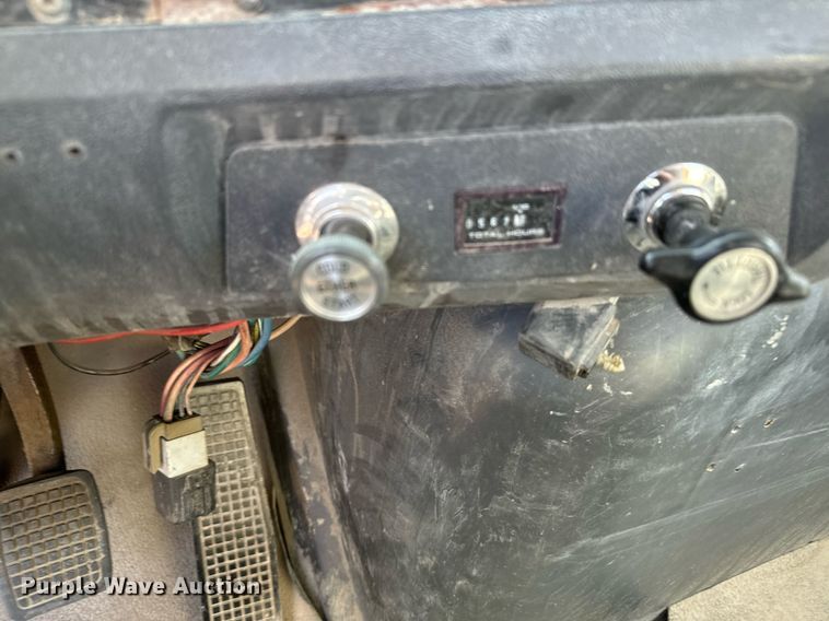 image for item DX3664 1997 Ford LT9000 semi truck