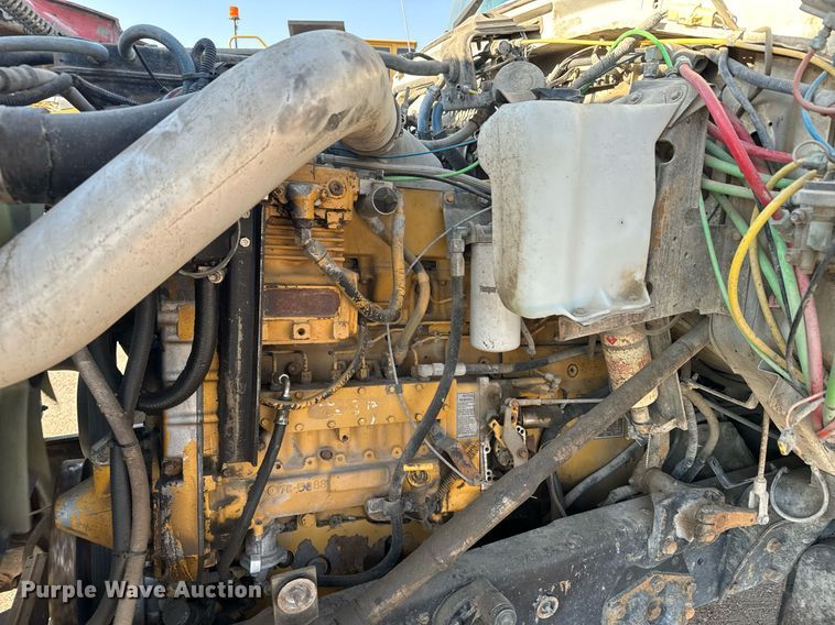 image for item DX3664 1997 Ford LT9000 semi truck