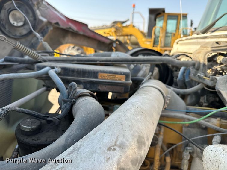 image for item DX3664 1997 Ford LT9000 semi truck