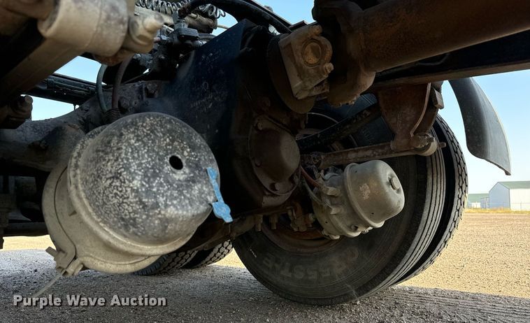 image for item DX3664 1997 Ford LT9000 semi truck