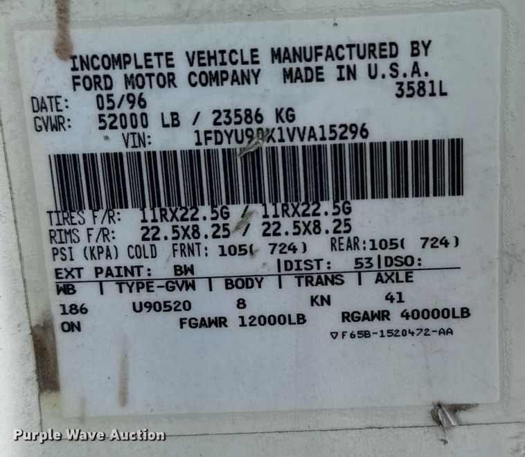 image for item DX3664 1997 Ford LT9000 semi truck