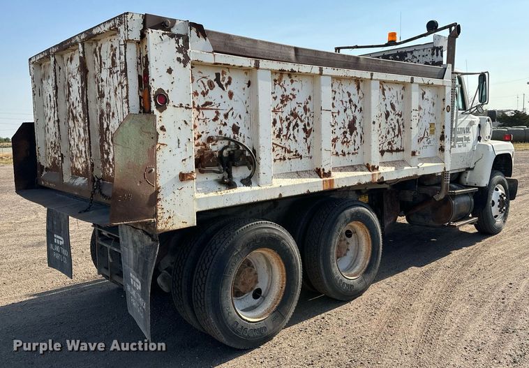 image for item DX3665 1996 Ford  L8000 dump truck
