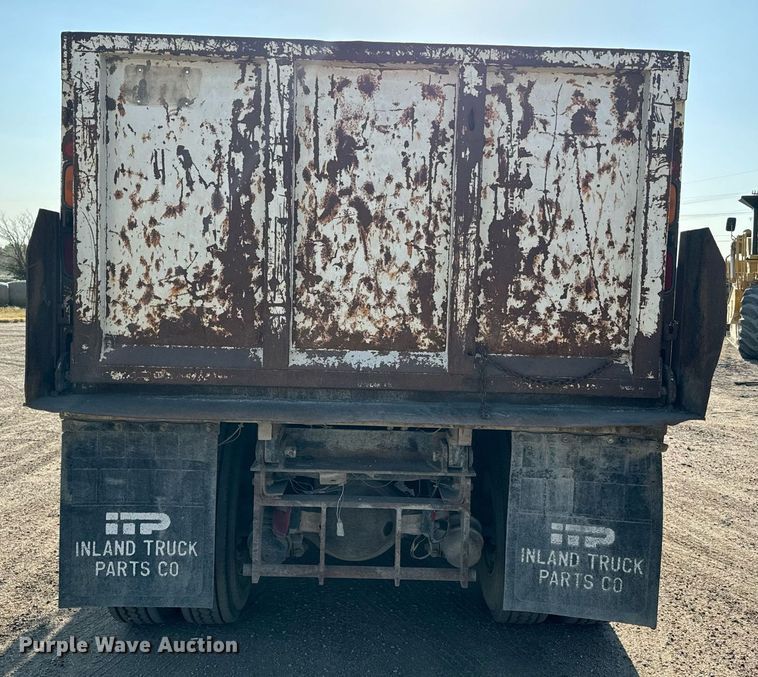 image for item DX3665 1996 Ford  L8000 dump truck