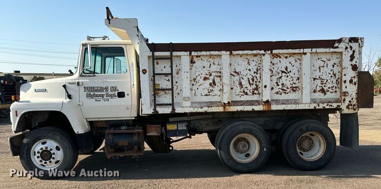 image for item DX3665 1996 Ford  L8000 dump truck