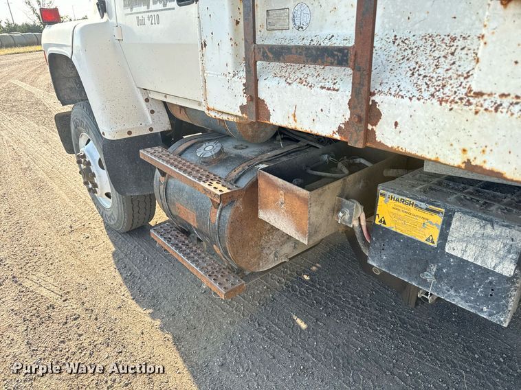 image for item DX3665 1996 Ford  L8000 dump truck