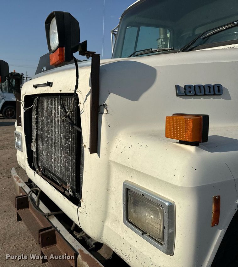 image for item DX3665 1996 Ford  L8000 dump truck