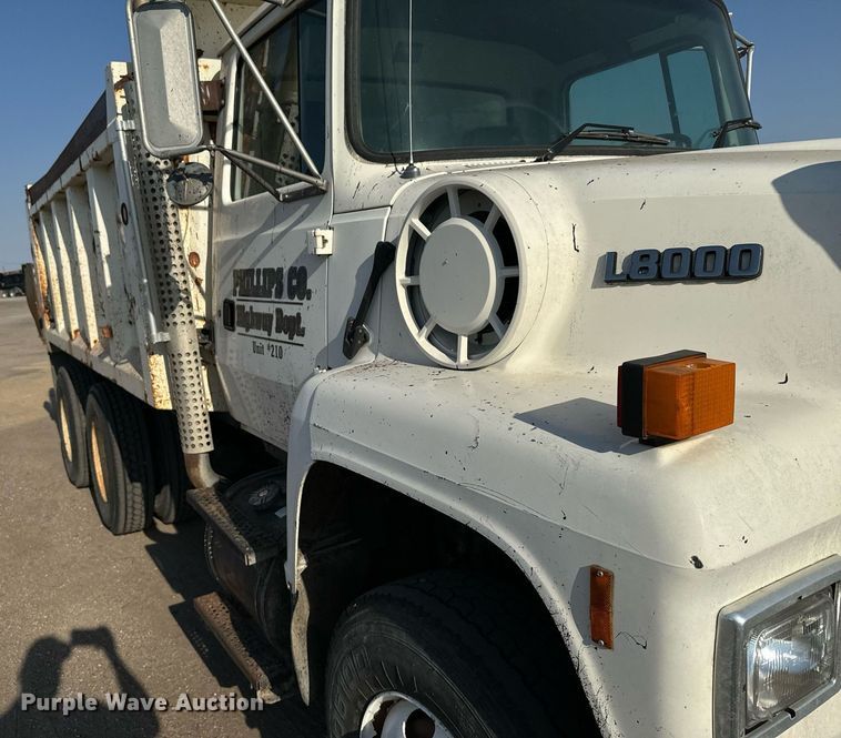 image for item DX3665 1996 Ford  L8000 dump truck