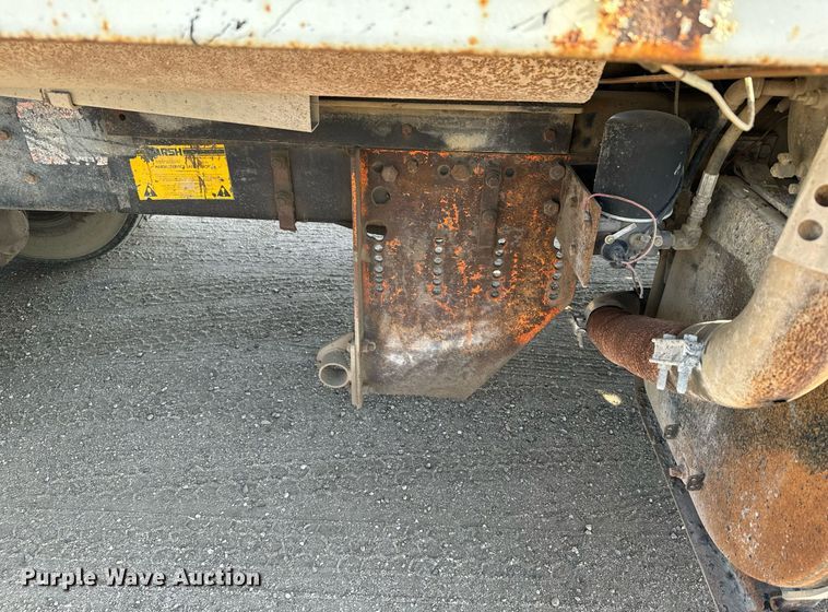 image for item DX3665 1996 Ford  L8000 dump truck