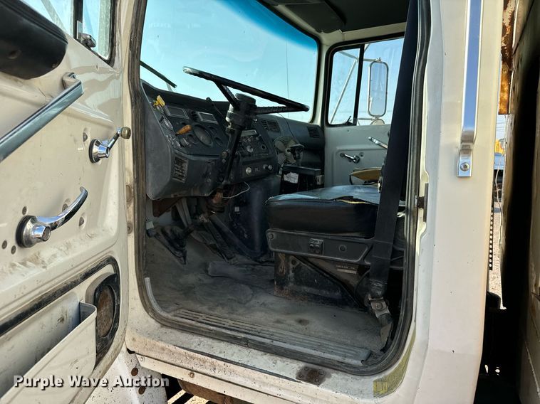 image for item DX3665 1996 Ford  L8000 dump truck