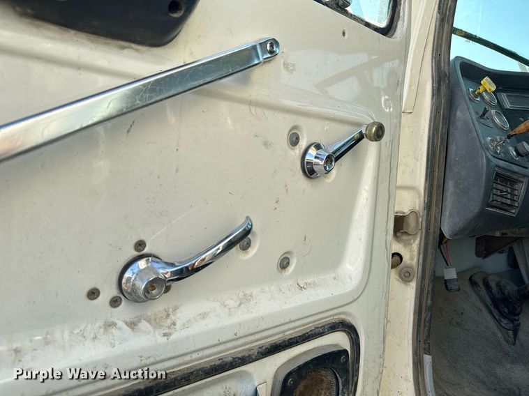 image for item DX3665 1996 Ford  L8000 dump truck