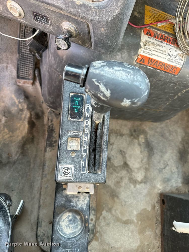 image for item DX3665 1996 Ford  L8000 dump truck