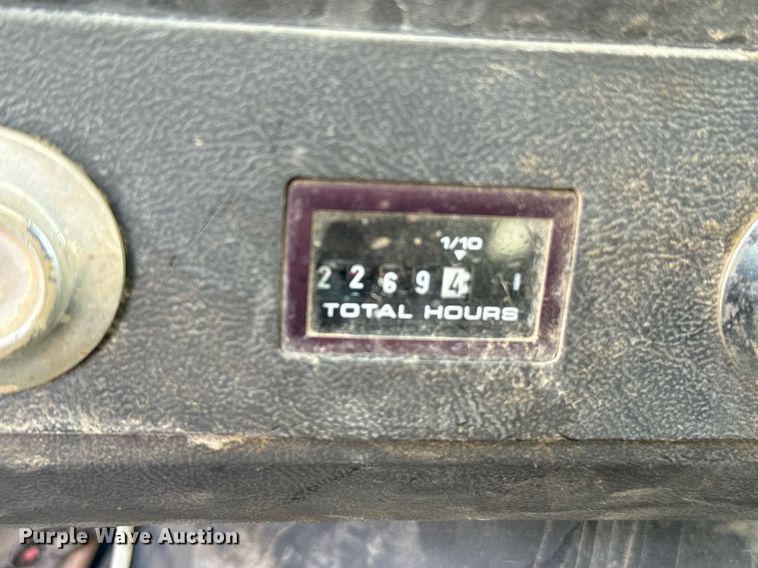 image for item DX3665 1996 Ford  L8000 dump truck