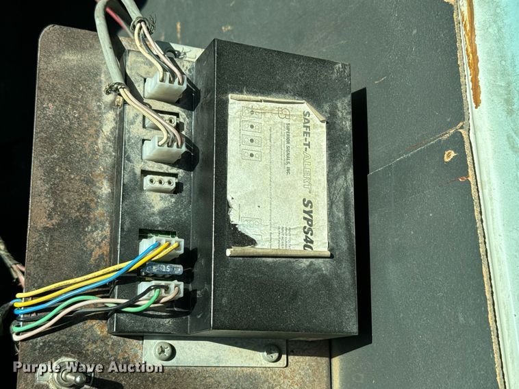 image for item DX3665 1996 Ford  L8000 dump truck