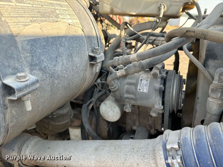 image for item DX3665 1996 Ford  L8000 dump truck