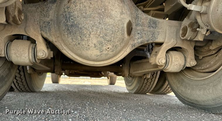 image for item DX3665 1996 Ford  L8000 dump truck