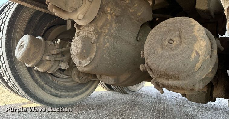 image for item DX3665 1996 Ford  L8000 dump truck