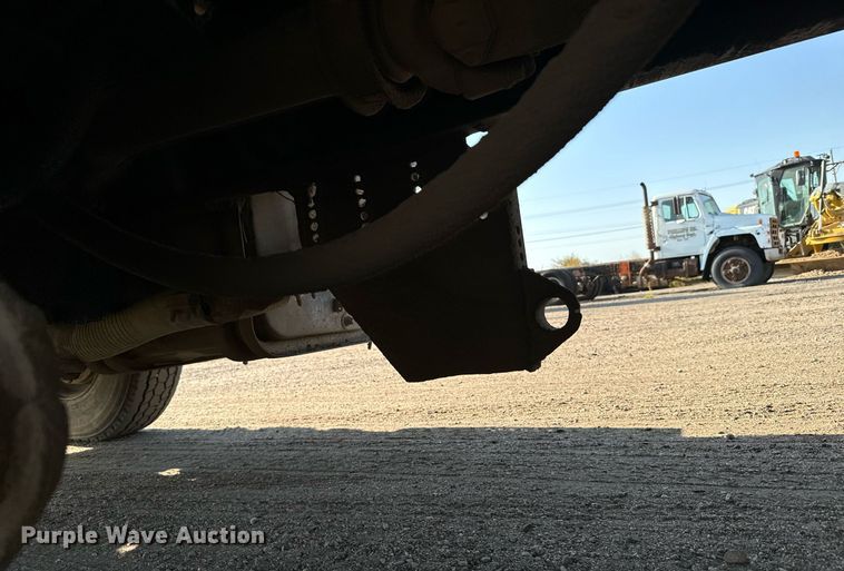 image for item DX3665 1996 Ford  L8000 dump truck