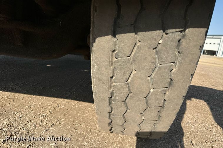 image for item DX3665 1996 Ford  L8000 dump truck