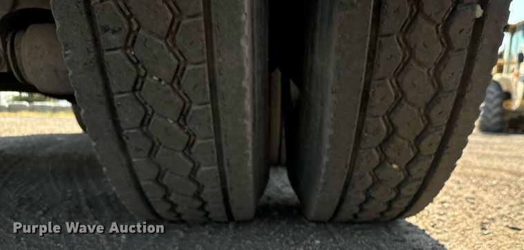 image for item DX3665 1996 Ford  L8000 dump truck